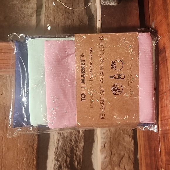 To The Market Ethically Made Sustainably Sourced Reusable Gift Wrap Cloths NIB - Picture 3 of 6